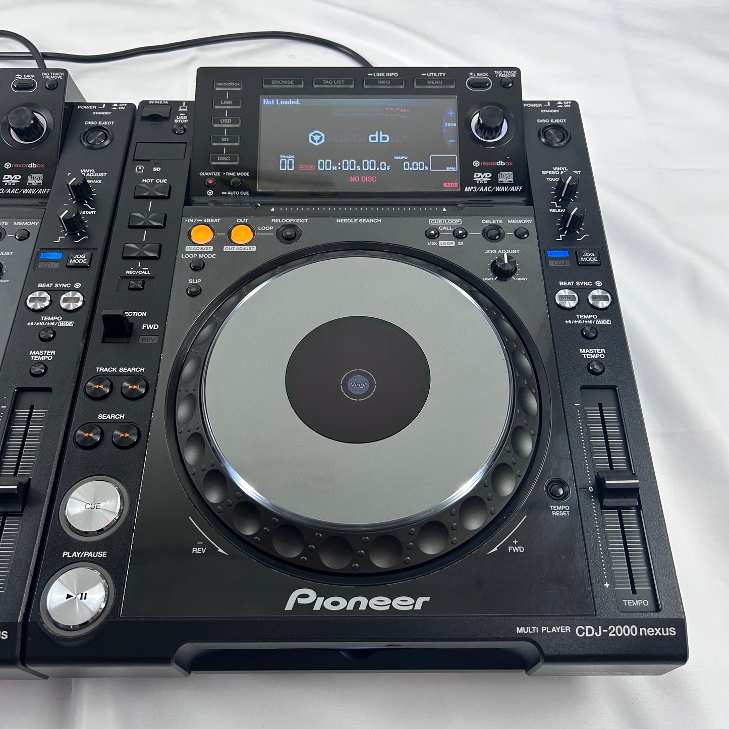 Pioneer CDJ 2000 Nexus Pair NXS - Professional DJ Media Players