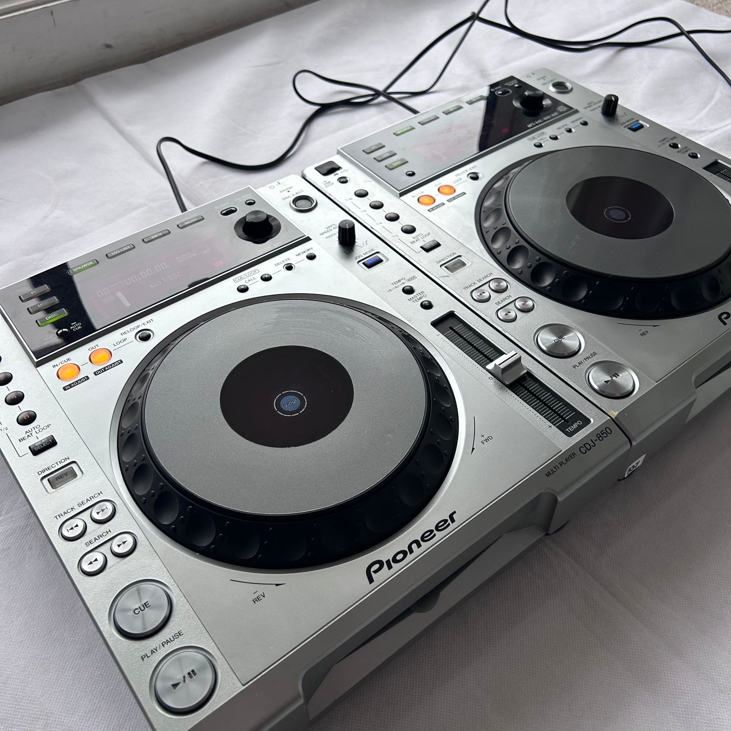 Used 2x Pioneer CDJ 850 for sale at Turntable Trader – Refurbished DJ Equipment