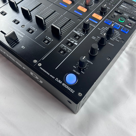 Pioneer DJM 900NXS2 - Professional 4 Channel DJ Mixer
