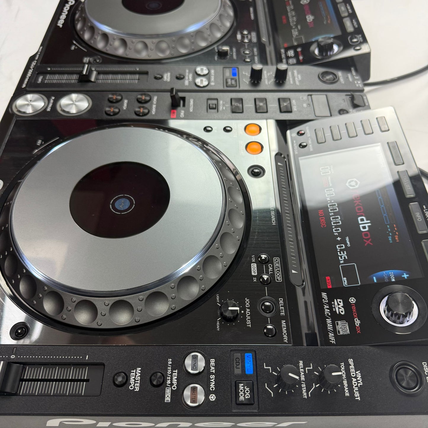 Pioneer CDJ 2000 Nexus Pair NXS - Professional DJ Media Players - Turntable Trader