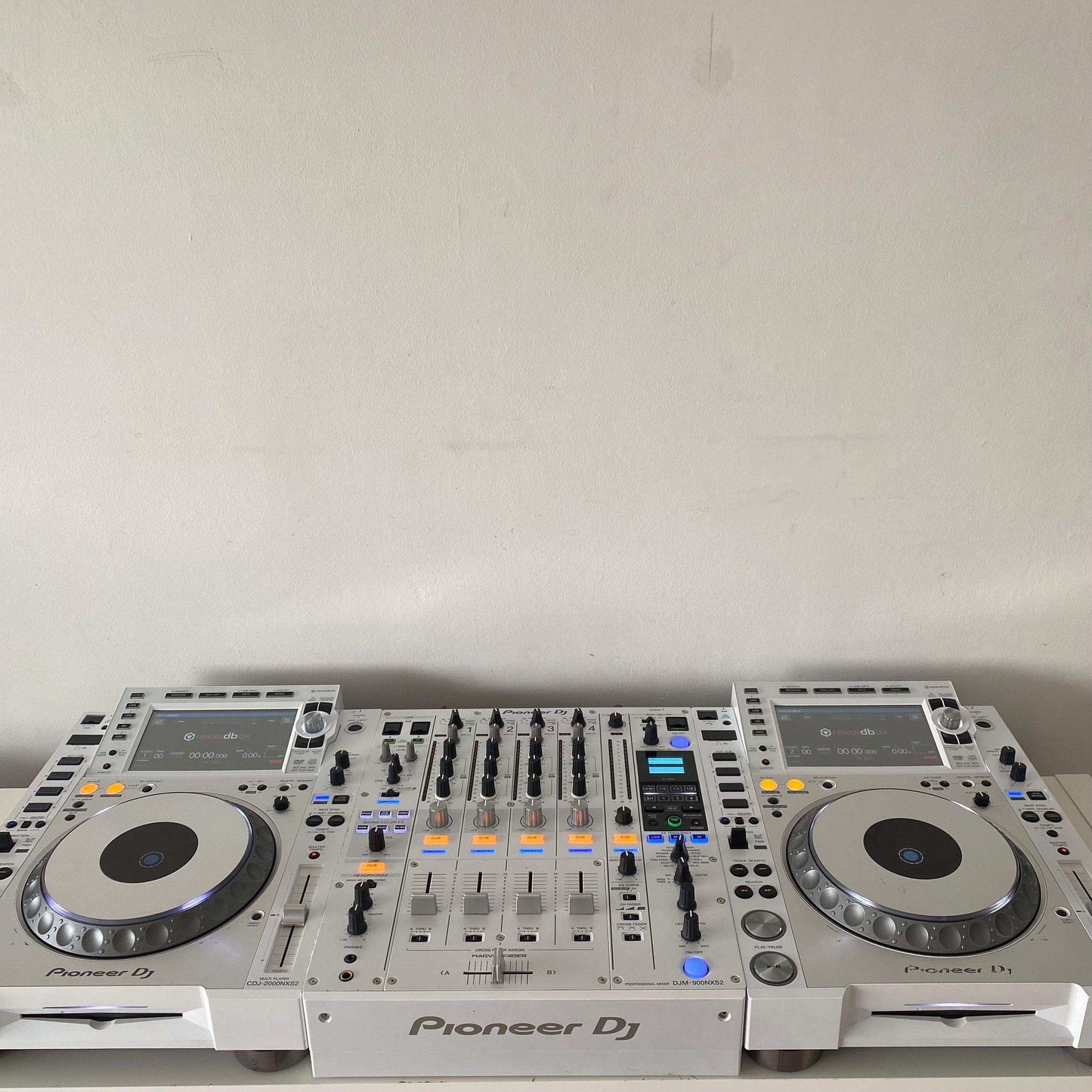 Pioneer CDJ 2000NXS2 & DJM 900NXS2 LTD Edition - Turntable Trader
