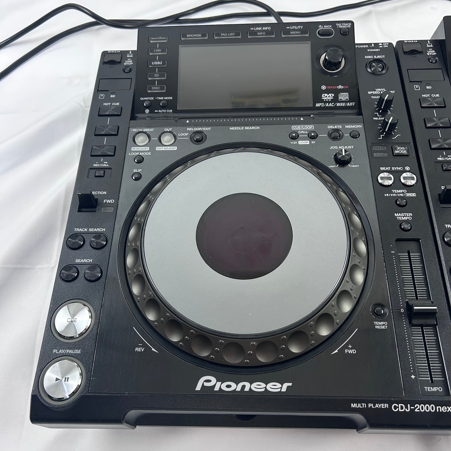 Pioneer CDJ 2000 Nexus Pair NXS - Professional DJ Media Players