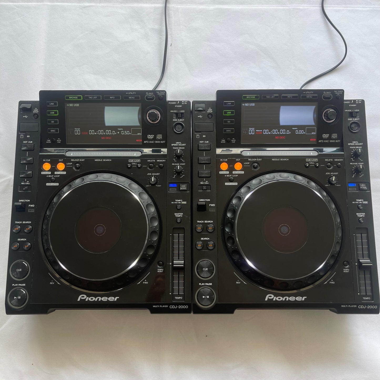 2x Pioneer CDJ 2000 Pair