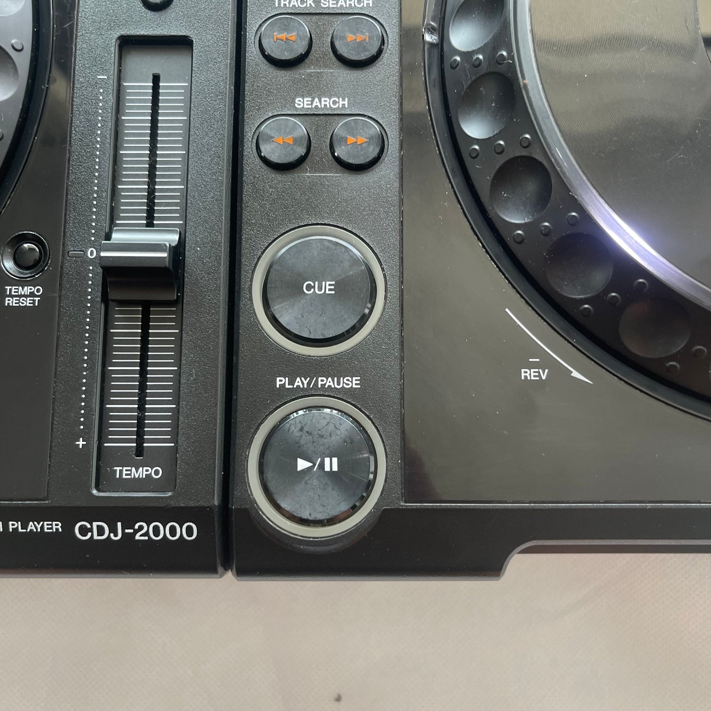 2x Pioneer CDJ 2000 Pair