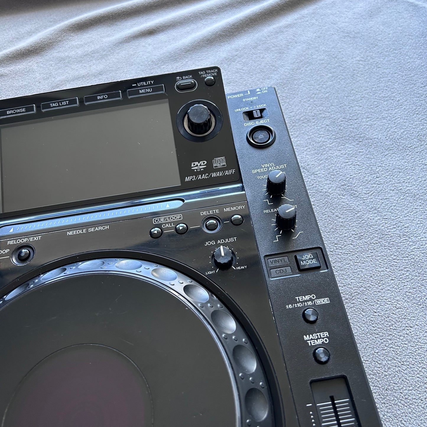 1x Pioneer CDJ 2000