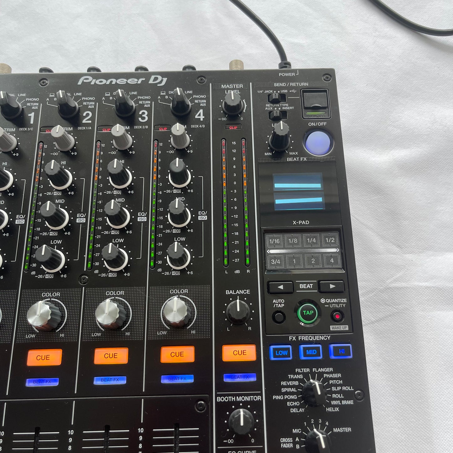 Pioneer DJM 900NXS2 (Boxed & Decksaver)