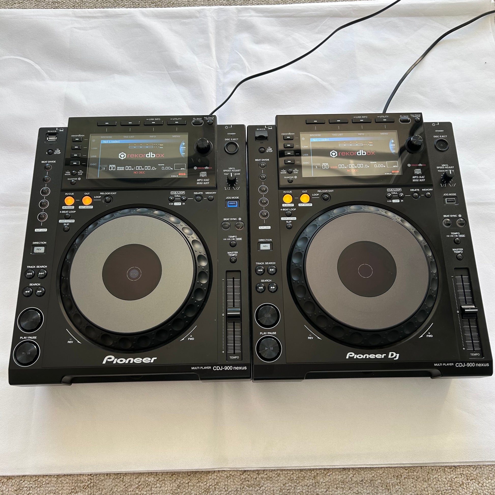 2x Pioneer CDJ 900 Nexus Pair NXS - FREE 24H Shipping 2x Pioneer CDJ 900 Nexus Pair NXS - FREE 24H Shipping