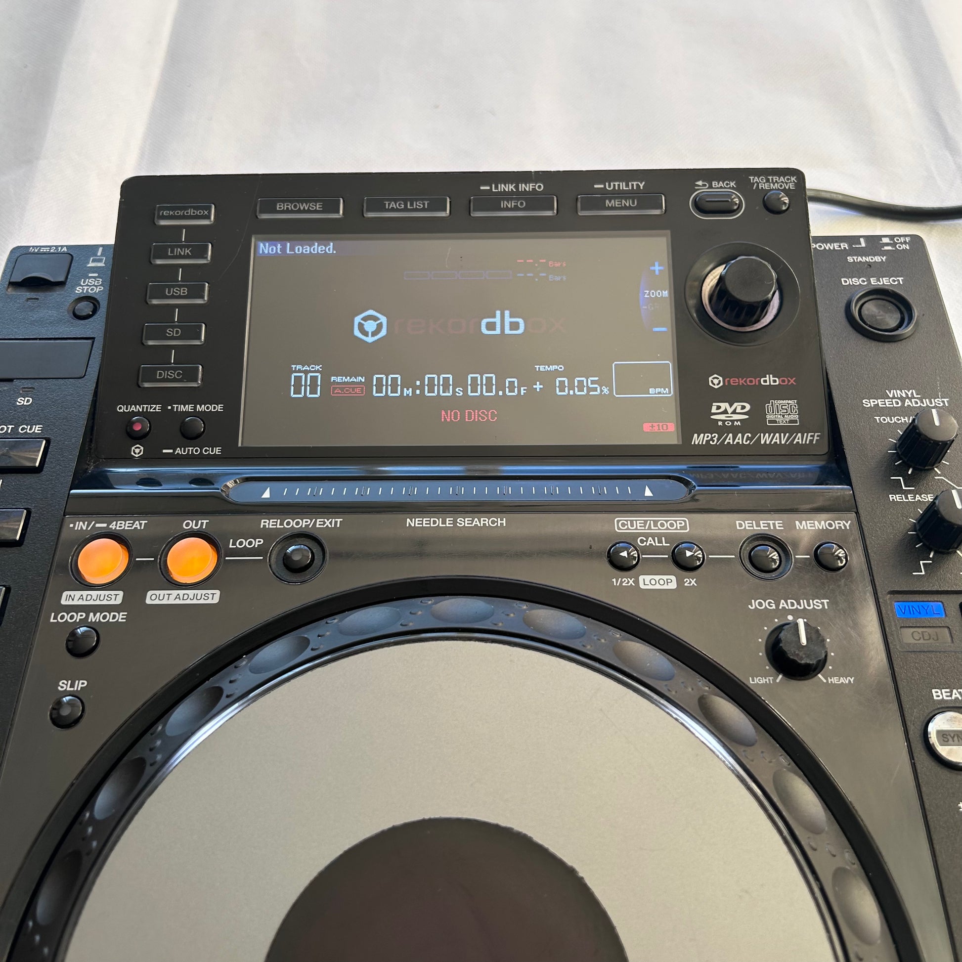 Pioneer CDJ 2000 Nexus — профессиональный DJ-медиаплеер — проигрыватель виниловых пластинок