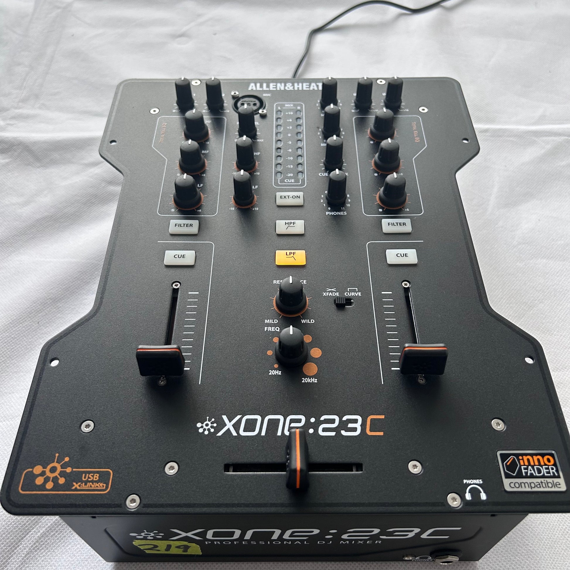 Allen & Heath XONE 23:C — 2-канальный DJ-микшер — Turntable Trader