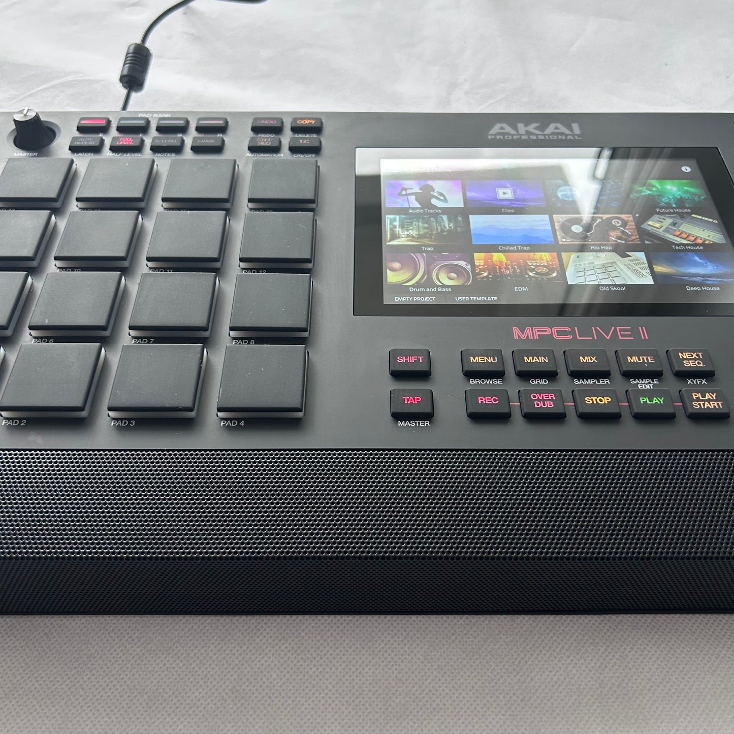 Akai Professional MPC LIVE II