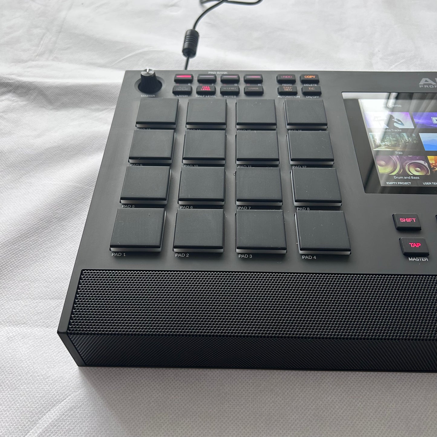 Akai Professional MPC LIVE II