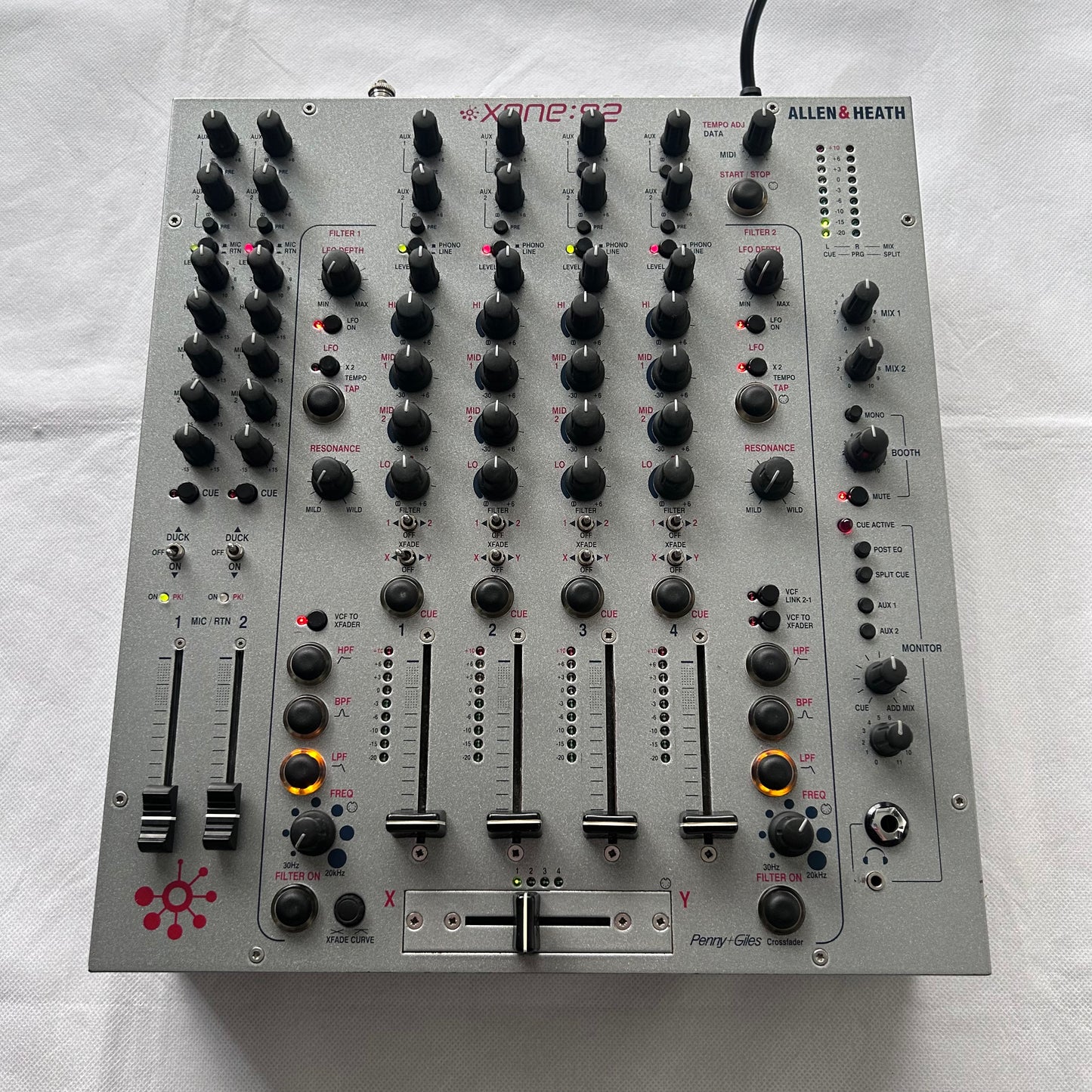 Allen & Heath XONE 92 - Professional 4-Channel DJ Mixer