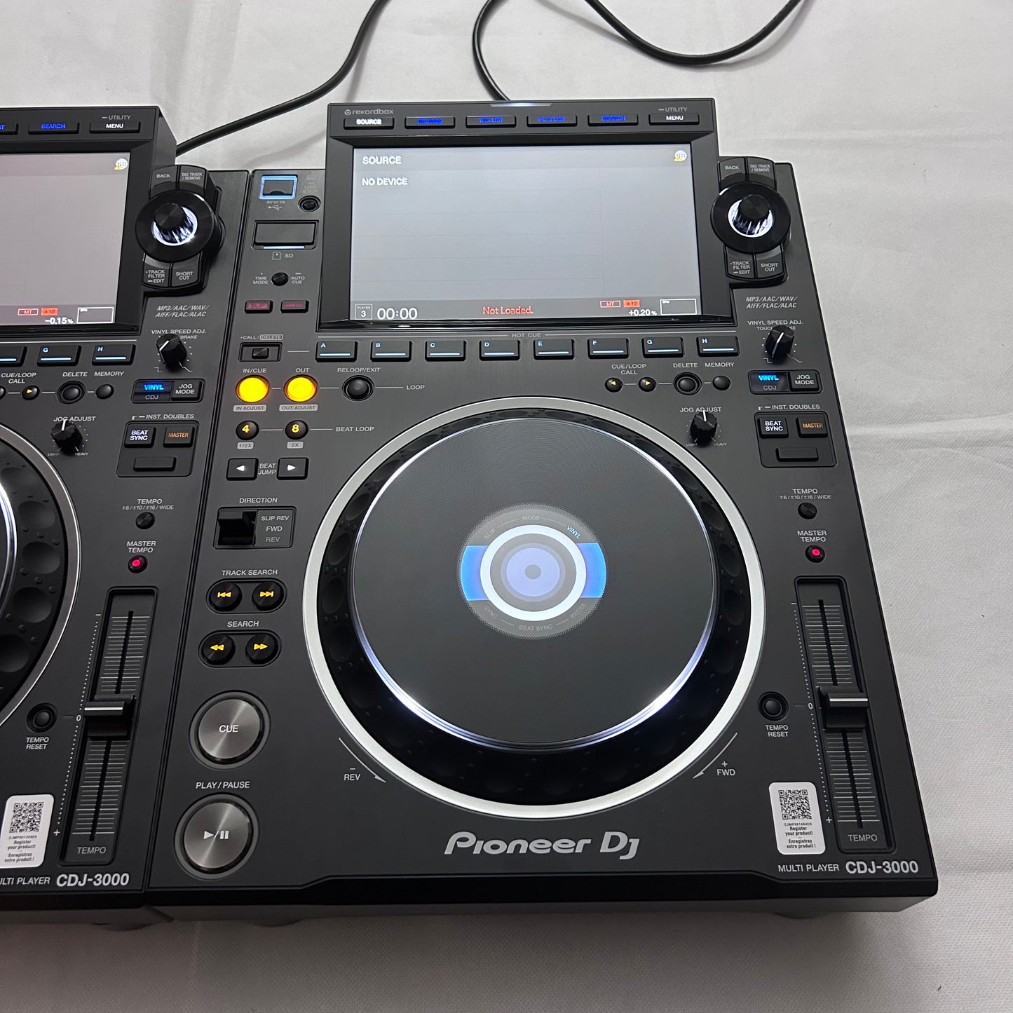 2x Pioneer CDJ 3000