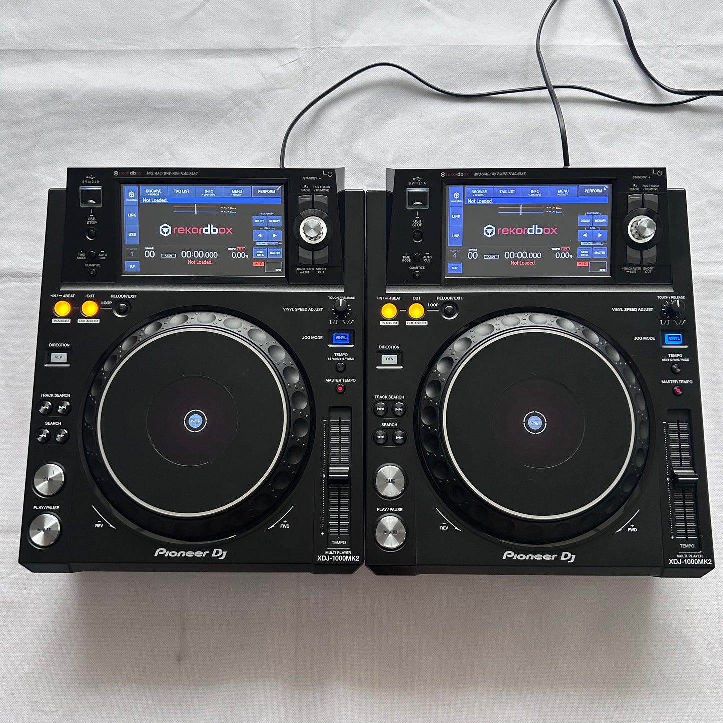 2x Pioneer XDJ 1000MK2