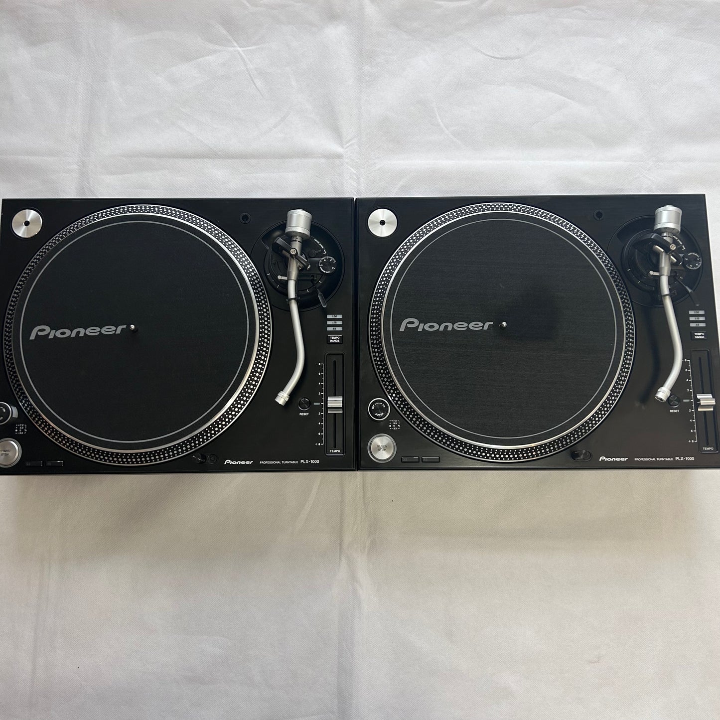 Pioneer PLX 1000 Turntables