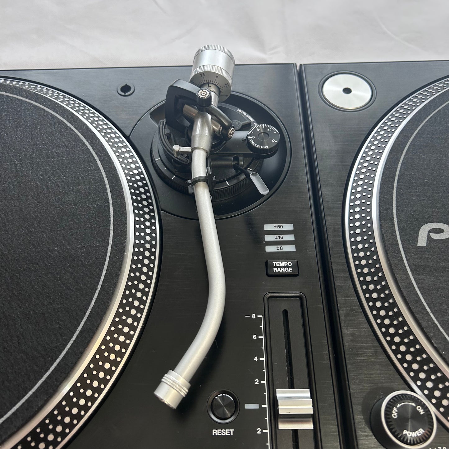 Pioneer PLX 1000 Turntables