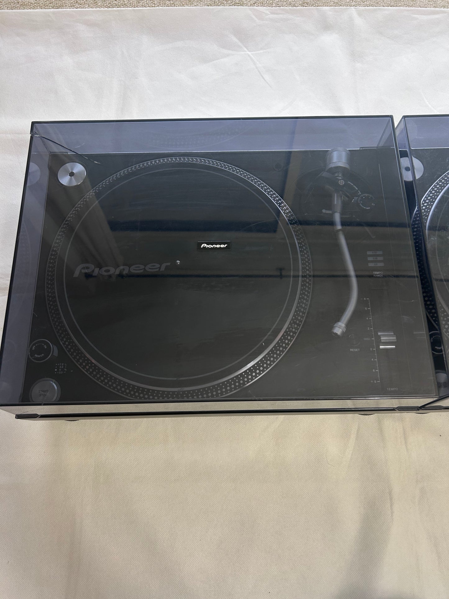 Pioneer PLX 1000 Turntables