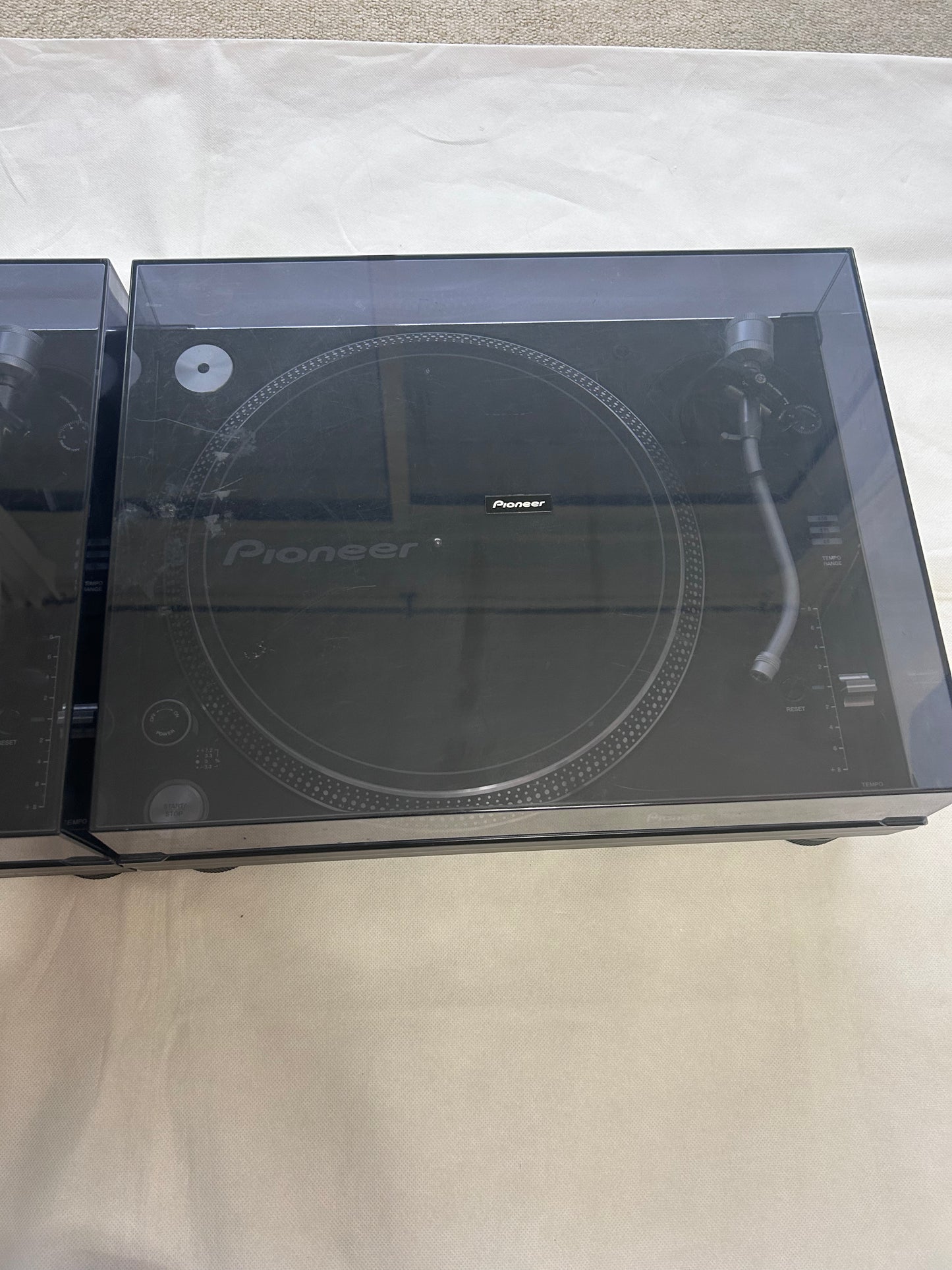 Pioneer PLX 1000 Turntables