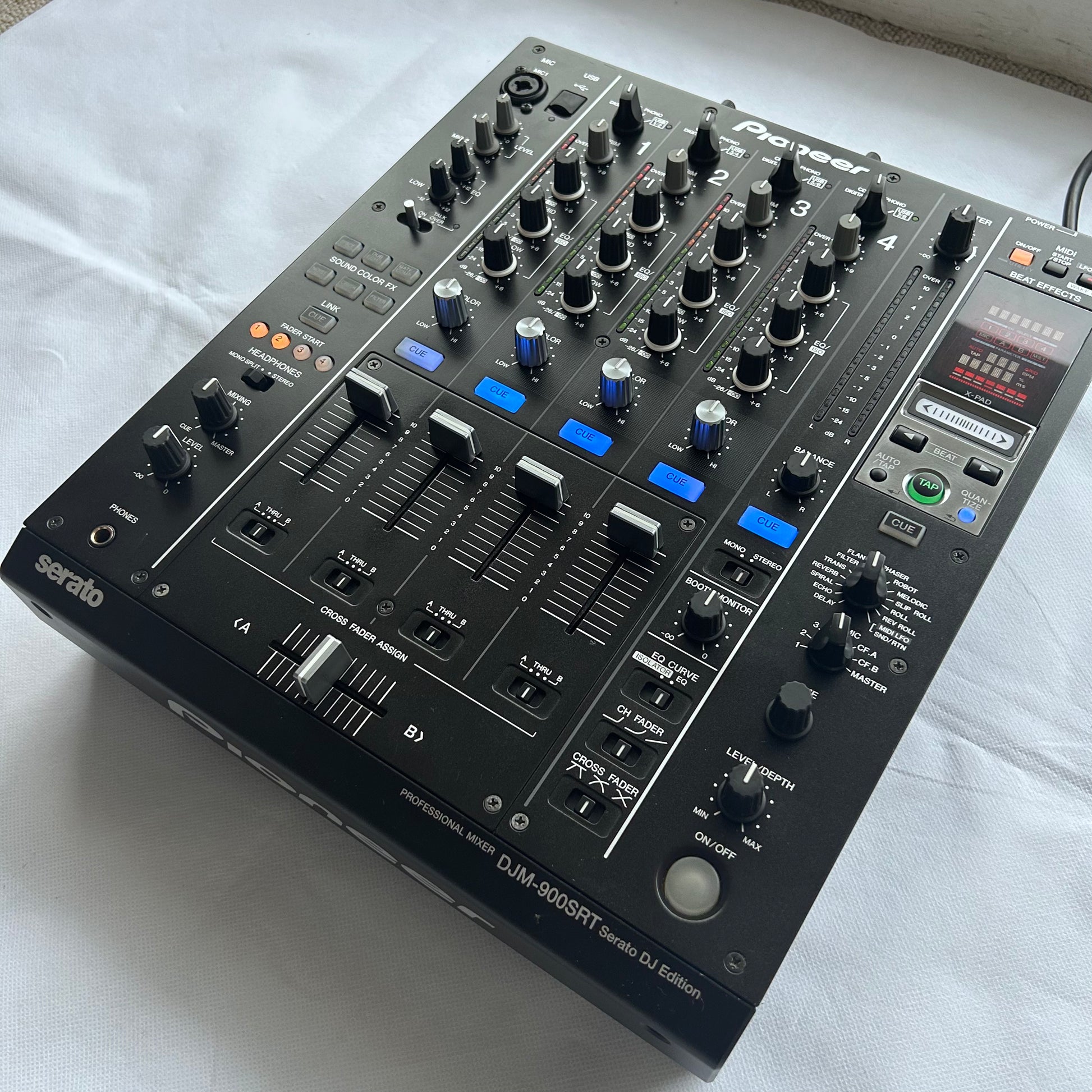 Pioneer DJ DJM 900 SRT — профессиональный 4-канальный DJ-микшер для Serato — Turntable Trader