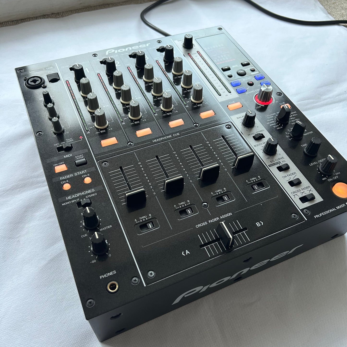 Pioneer DJ DJM 750 - Professional 4-Channel DJ Mixer - Turntable Trader 