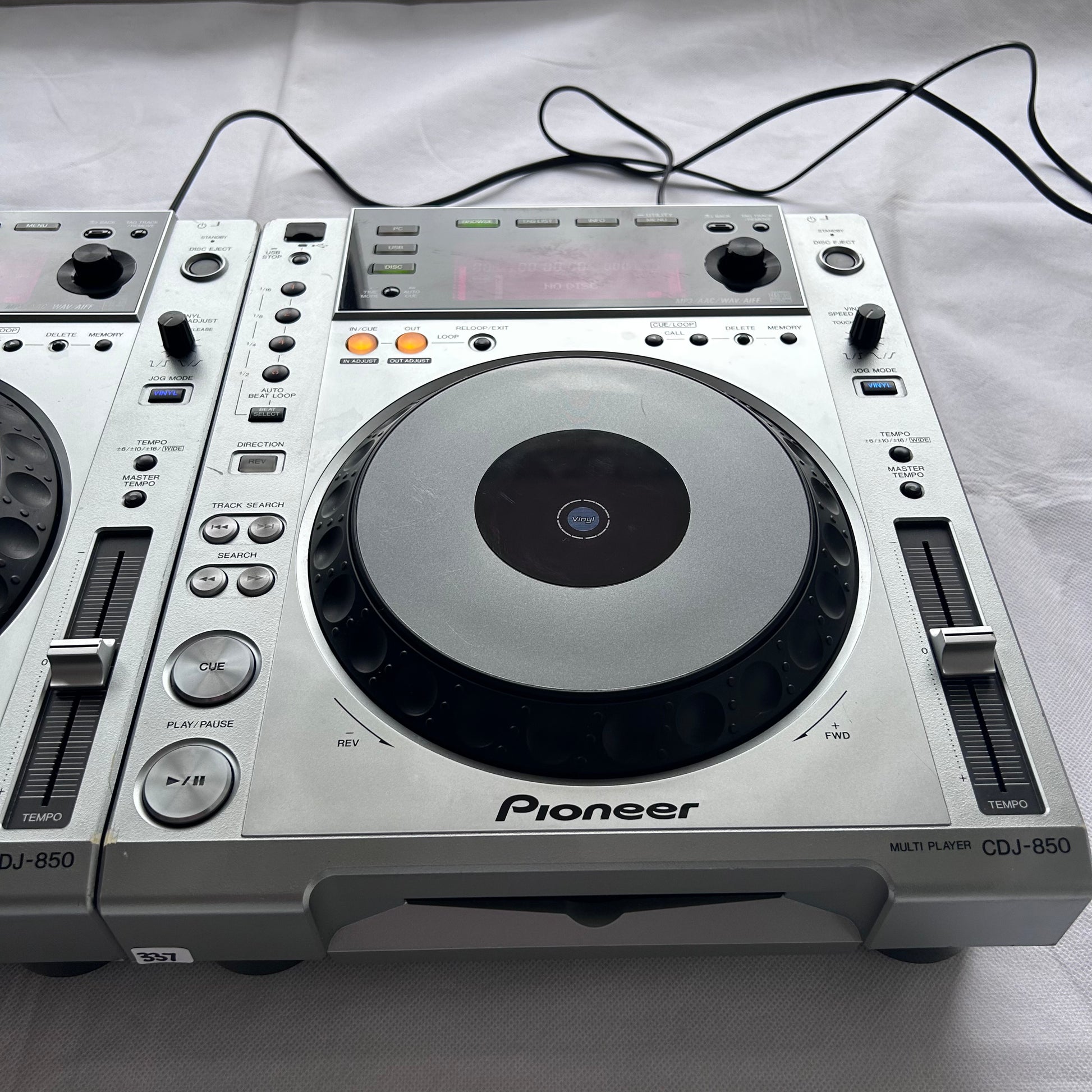 Пара Pioneer CDJ-850 — профессиональные диджейские мультиплееры — Turntable Trader