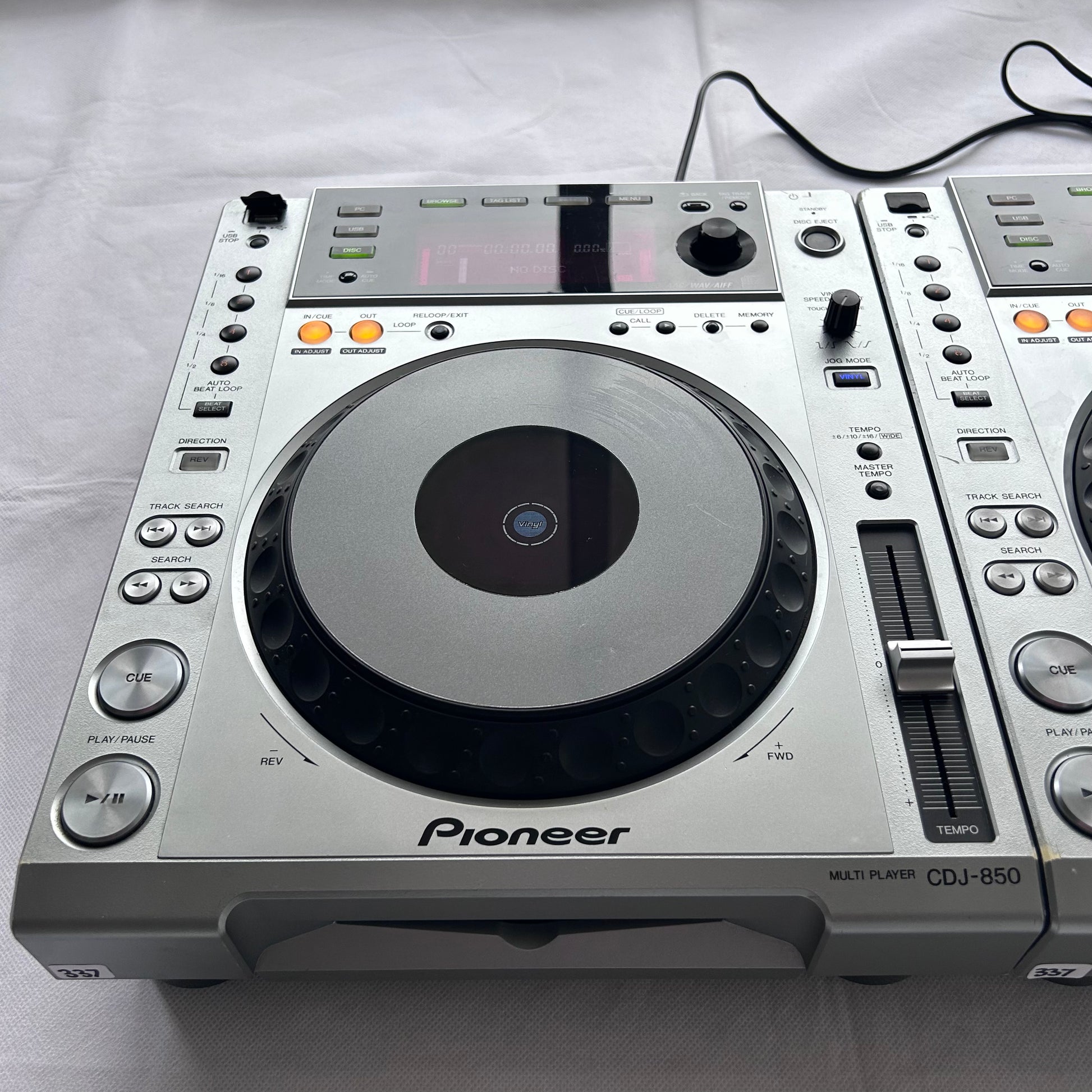 Пара Pioneer CDJ-850 — профессиональные диджейские мультиплееры — Turntable Trader