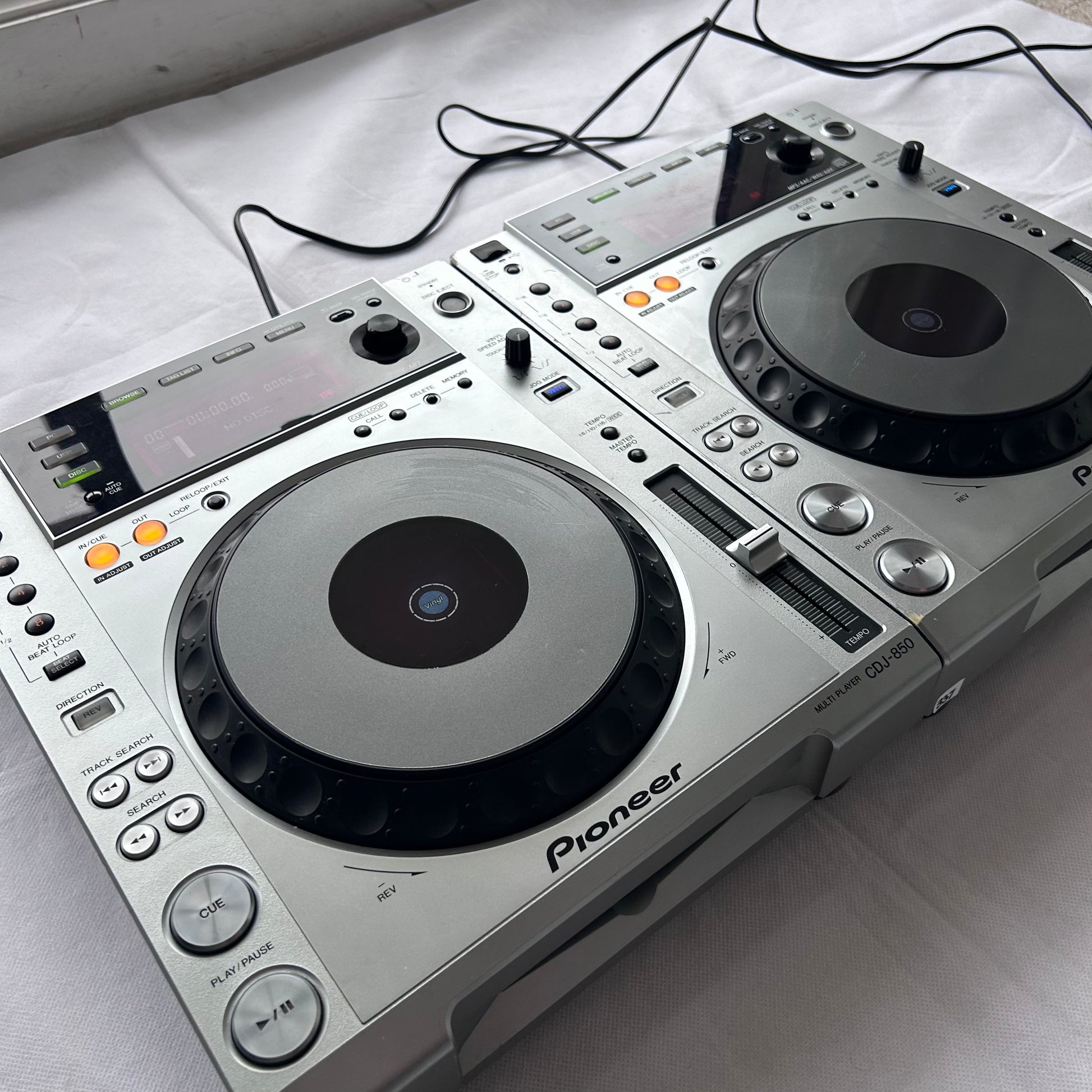 Пара Pioneer CDJ-850 — профессиональные диджейские мультиплееры — Turntable Trader