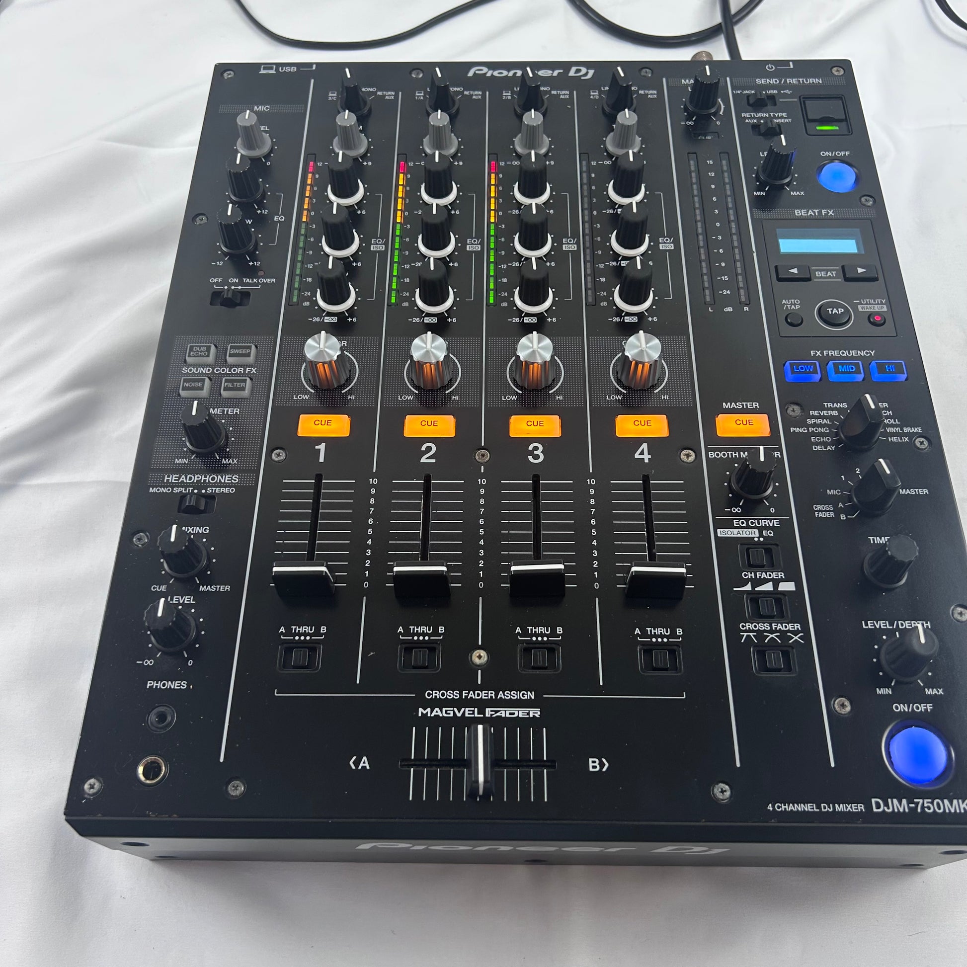 Pioneer DJ DJM 750MK2 — профессиональный 4-канальный DJ-микшер — Turntable Trader