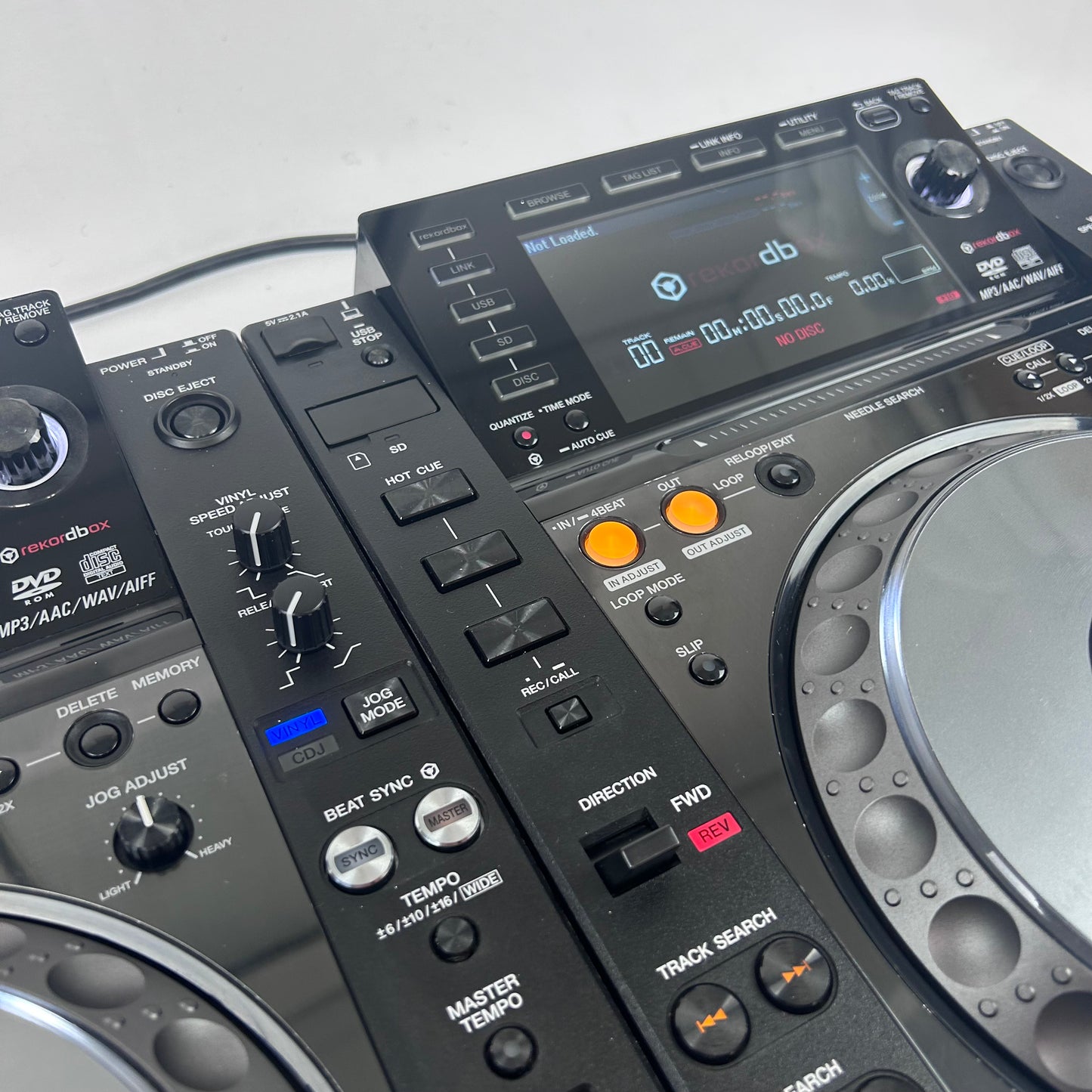 Pioneer CDJ 2000 Nexus Pair NXS - Professional DJ Media Players