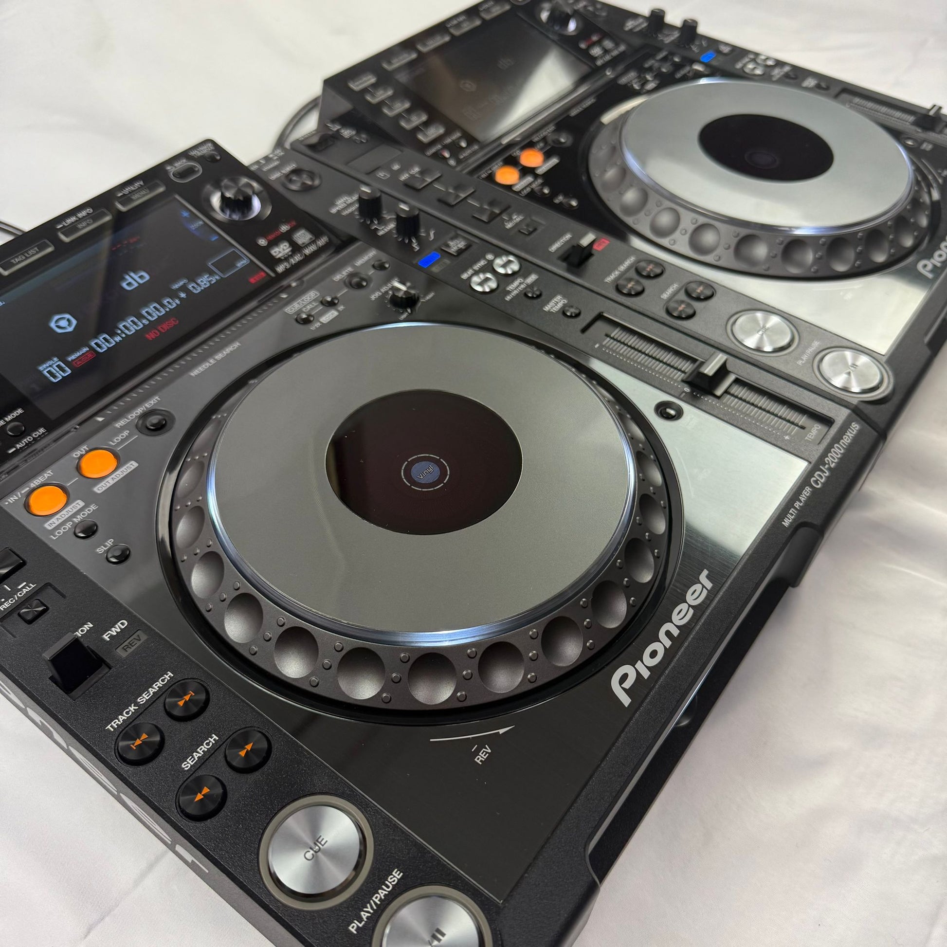 Pioneer CDJ 2000 Nexus Pair NXS - Professional DJ Media Players - Turntable Trader