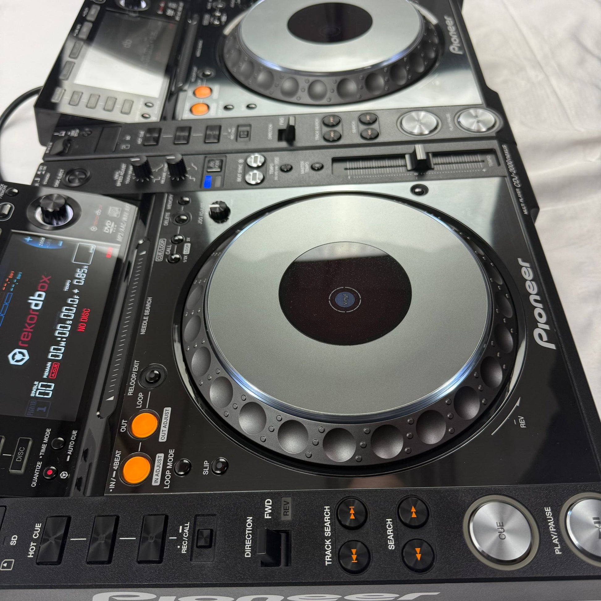 Pioneer CDJ 2000 Nexus Pair NXS - Professional DJ Media Players - Turntable Trader