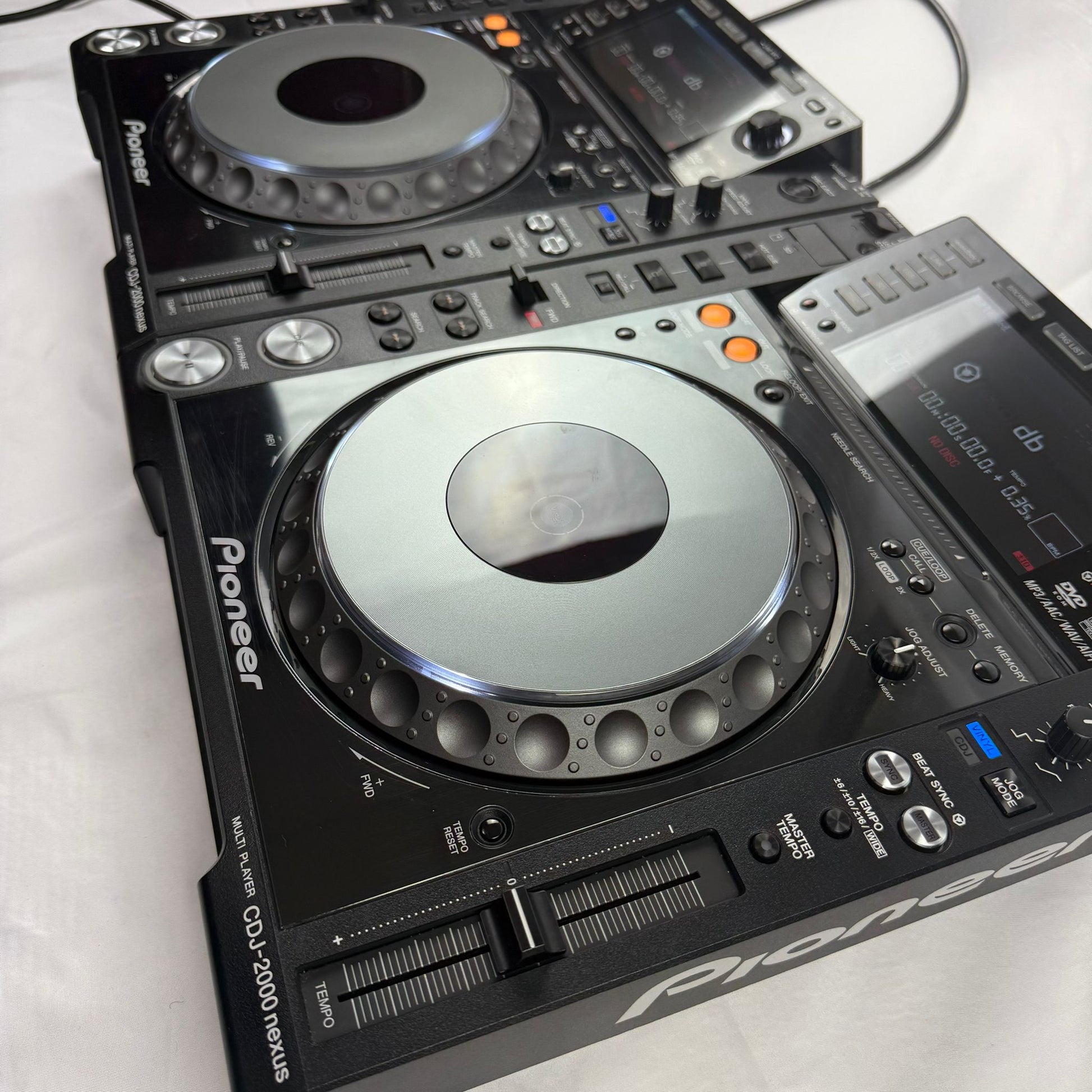 Pioneer CDJ 2000 Nexus Pair NXS - Professional DJ Media Players - Turntable Trader
