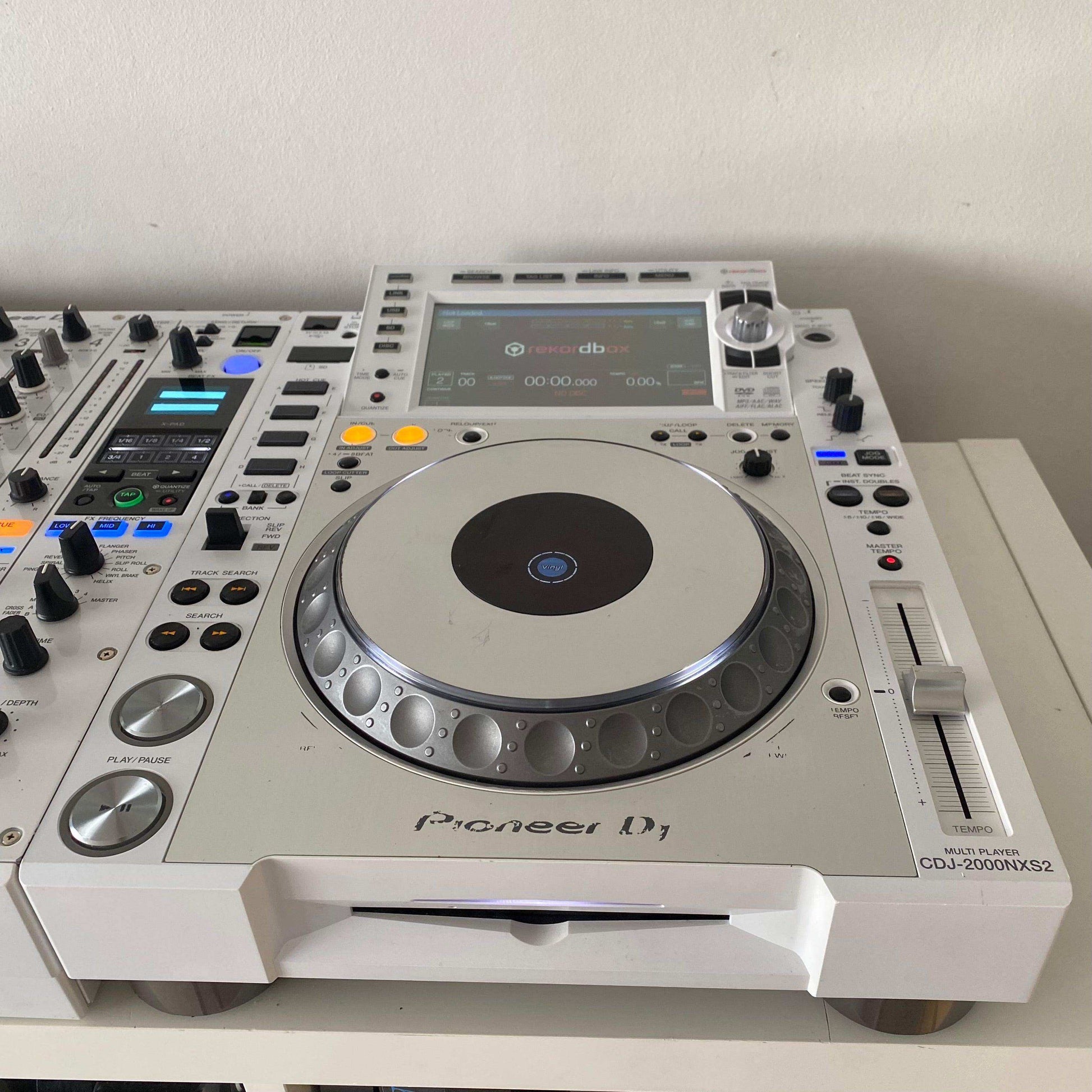 Pioneer CDJ 2000NXS2 и DJM 900NXS2 LTD Edition — Turntable Trader