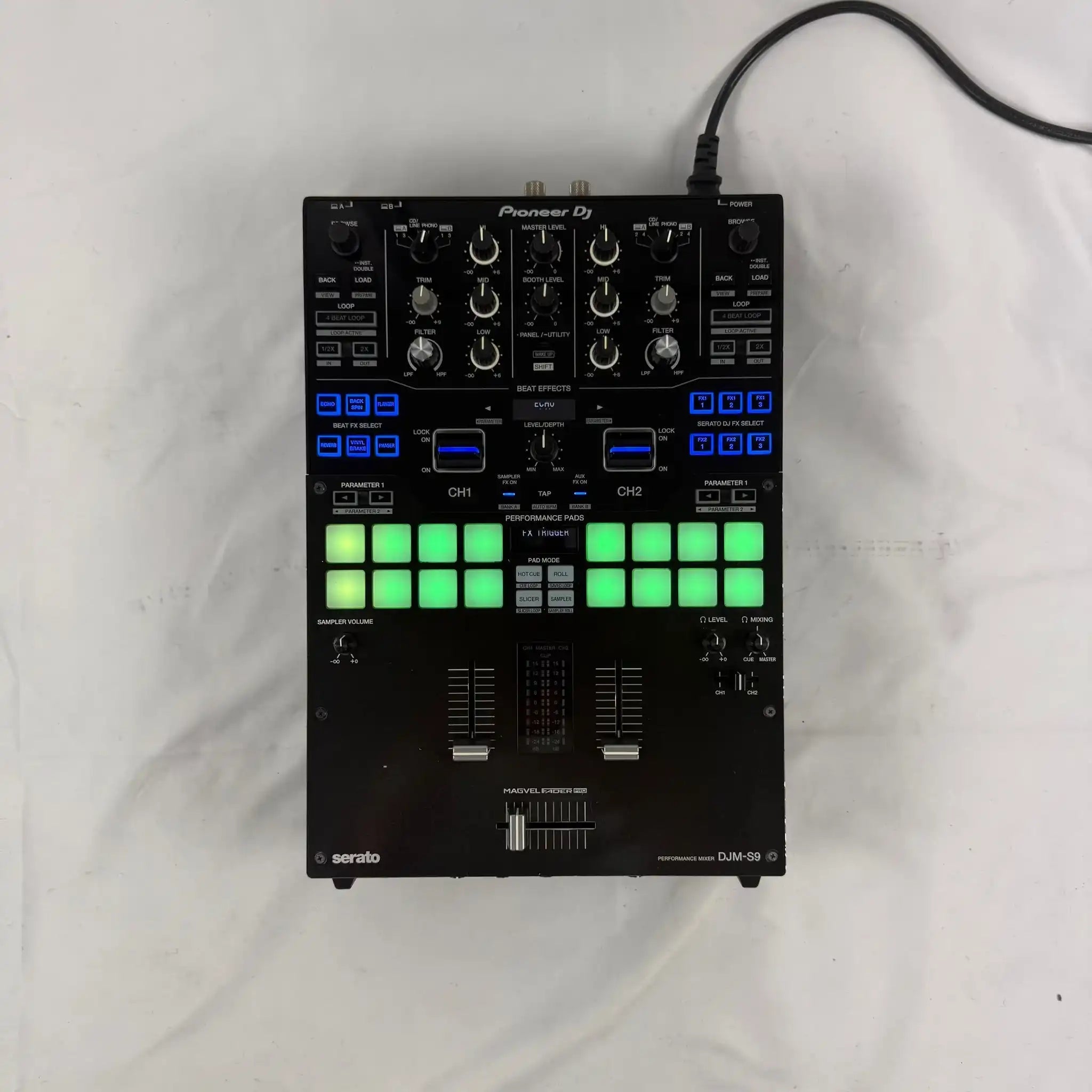 Pioneer DJ DJM-S9 DJ Mixer 中古 Pioneer DJM S9 2-Channel Mixer in Great Condition! (Black